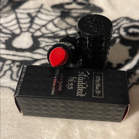 Kat Von D Gold Blooded Studded Kiss Creme lipstick - Picture 6 of 6